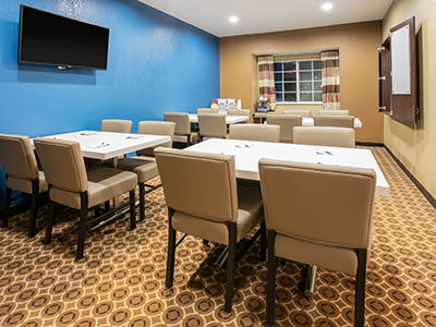 Pecos hotel offers meeting room