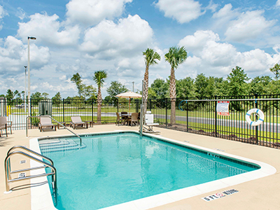 Love's Hospitality Summer Hotels - Defuniak Springs, Florida